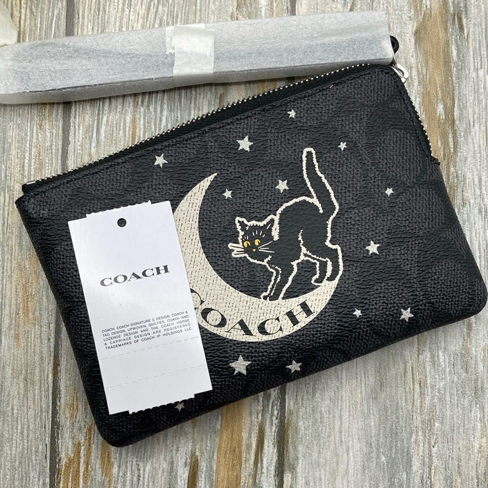 Corner Zip Wristlet In Signature Canvas With Halloween Black Cat Graphic Wallet - Picture 5 of 6